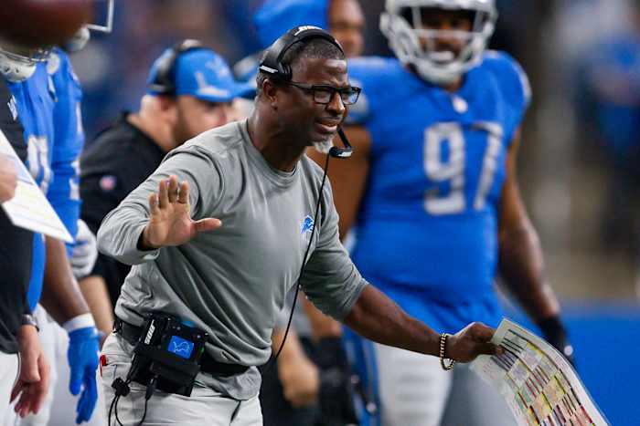 Lions defensive coordinator Aaron Glenn
